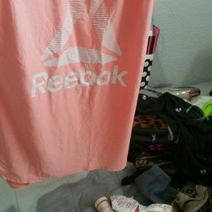 Reebok t shirt